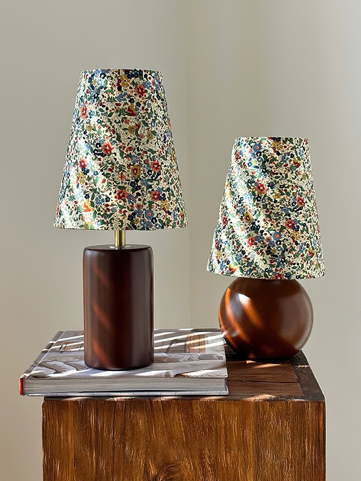 Elara Floral Glow Table Lamp - Blowlighting