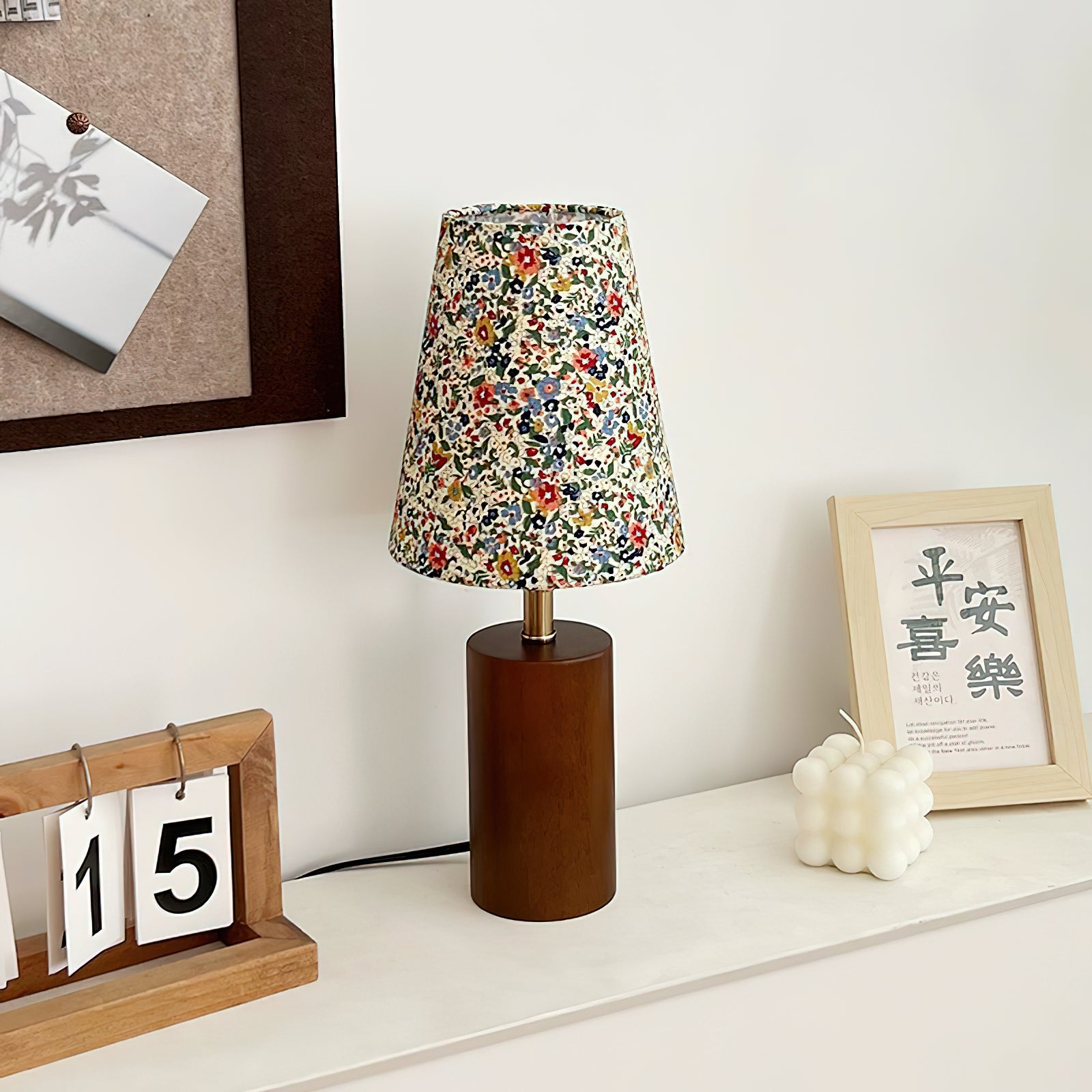 Elara Floral Glow Table Lamp - Blowlighting
