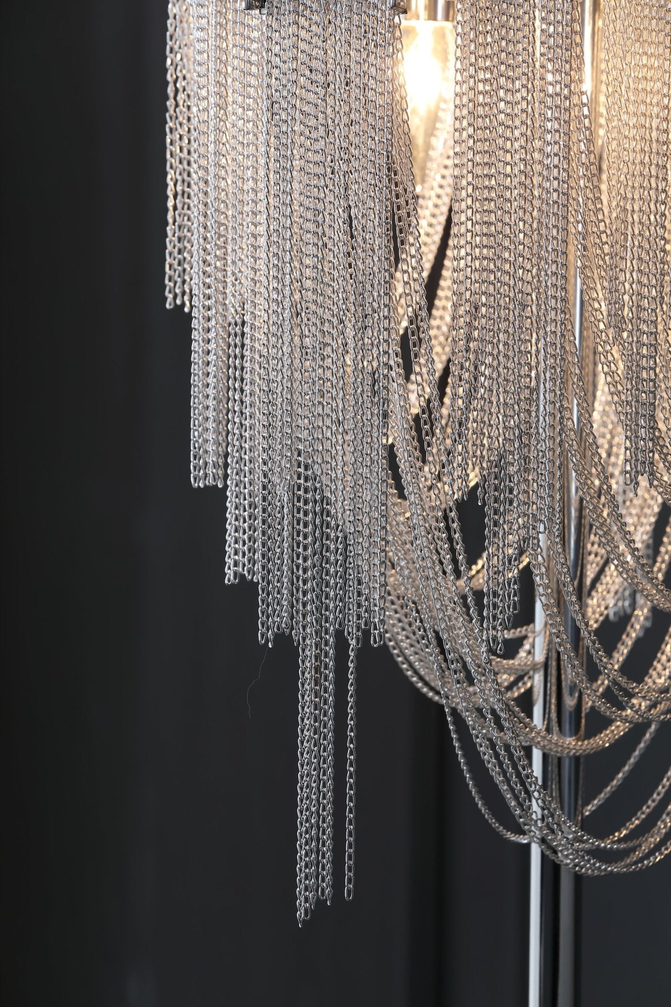 Chains Tassel Table Lamp - Blowlighting