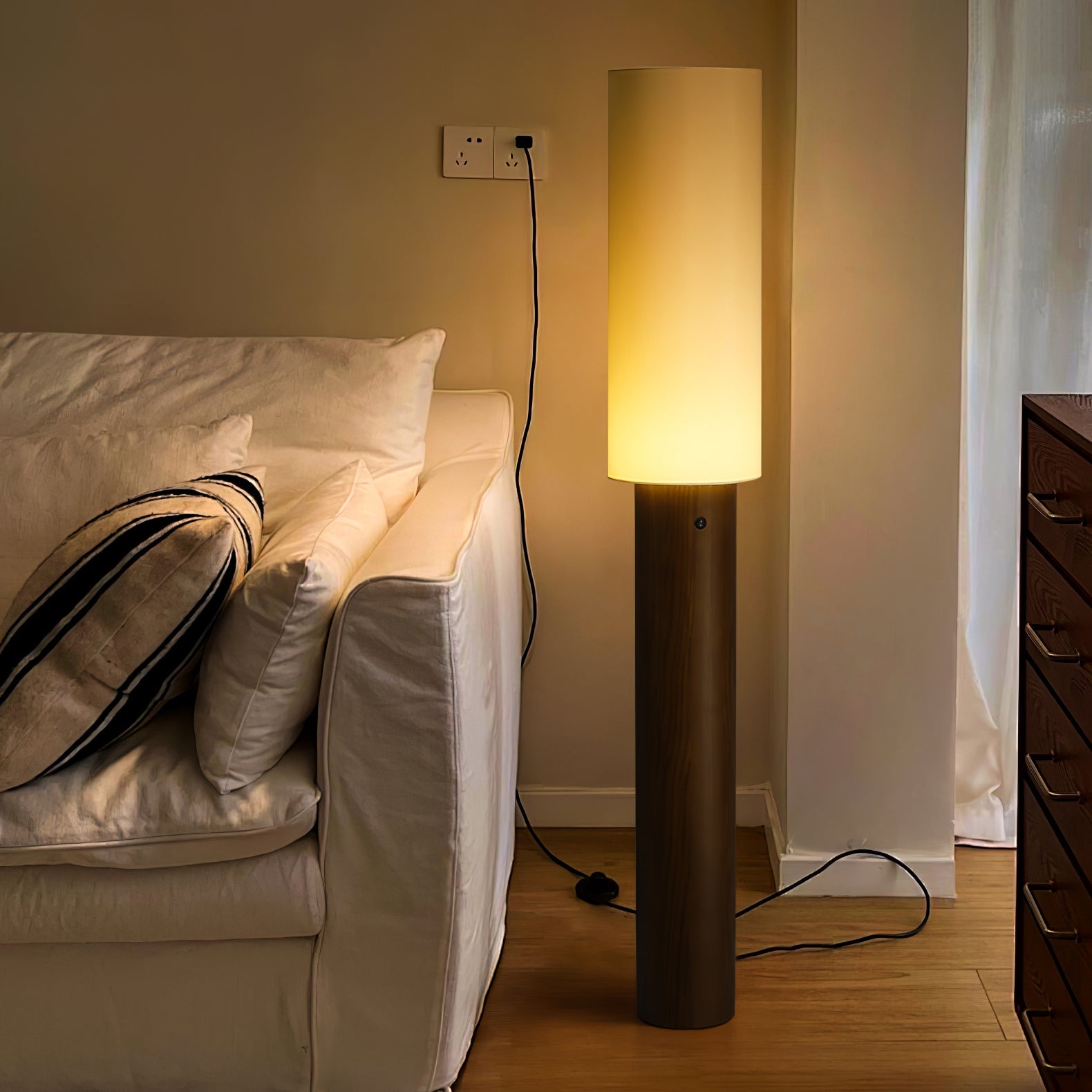 Uvynir Cylindrical Wood Floor Lamp - Blowlighting