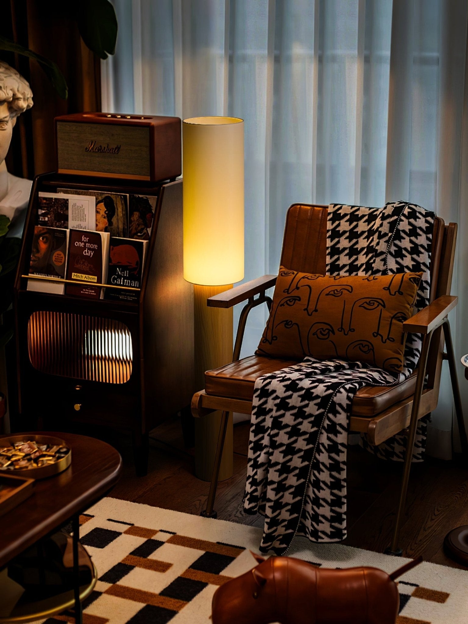 Uvynir Cylindrical Wood Floor Lamp - Blowlighting