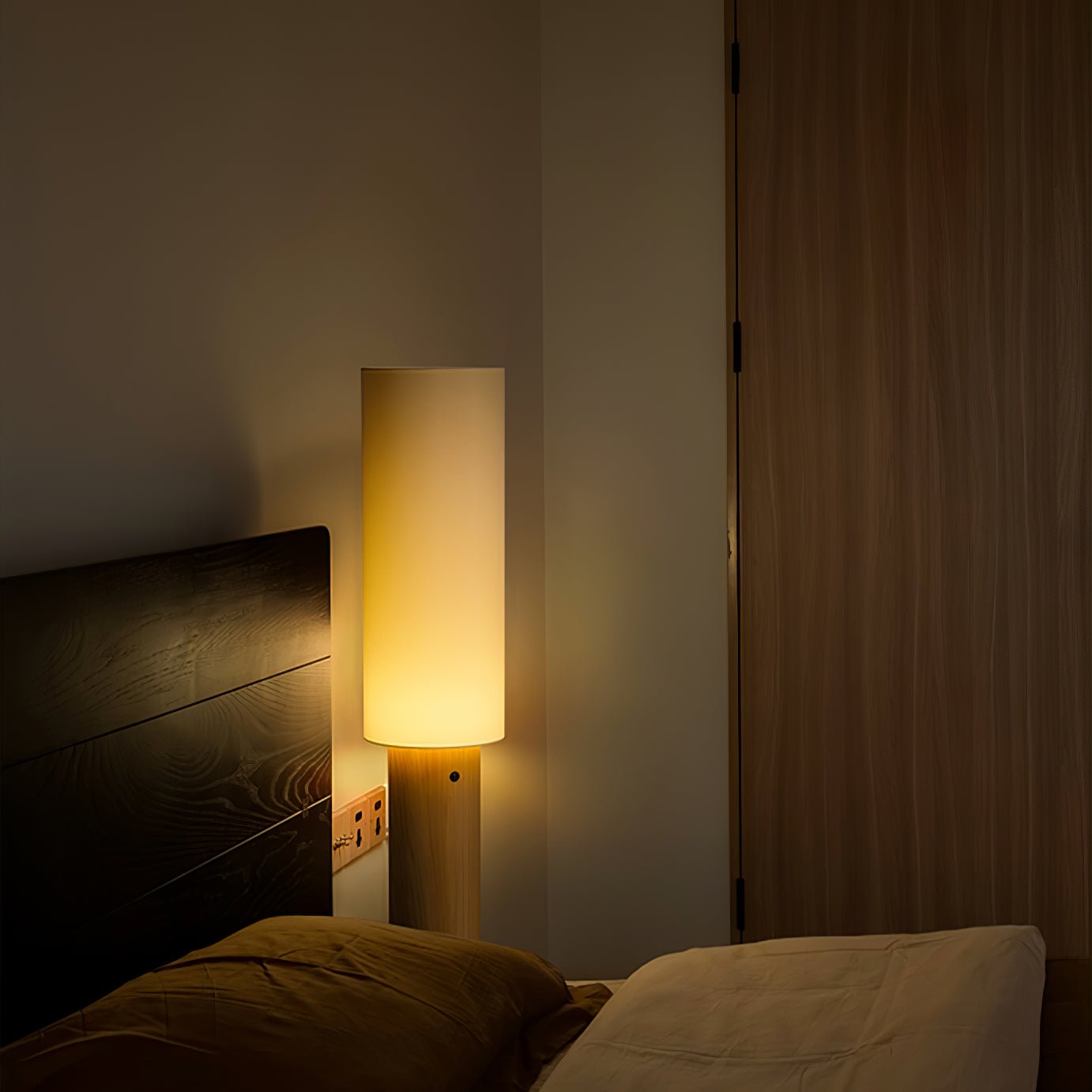Uvynir Cylindrical Wood Floor Lamp - Blowlighting
