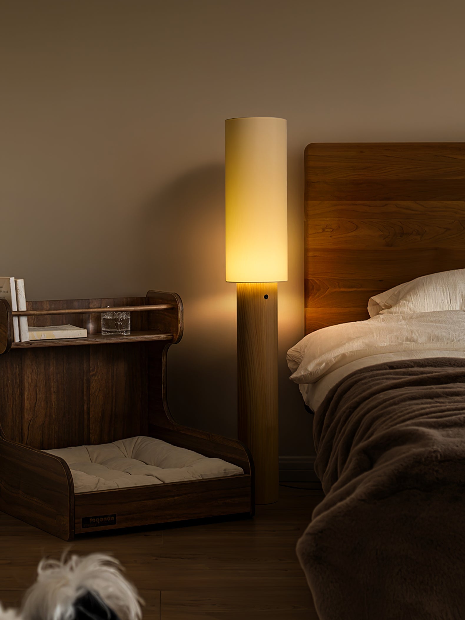 Uvynir Cylindrical Wood Floor Lamp - Blowlighting