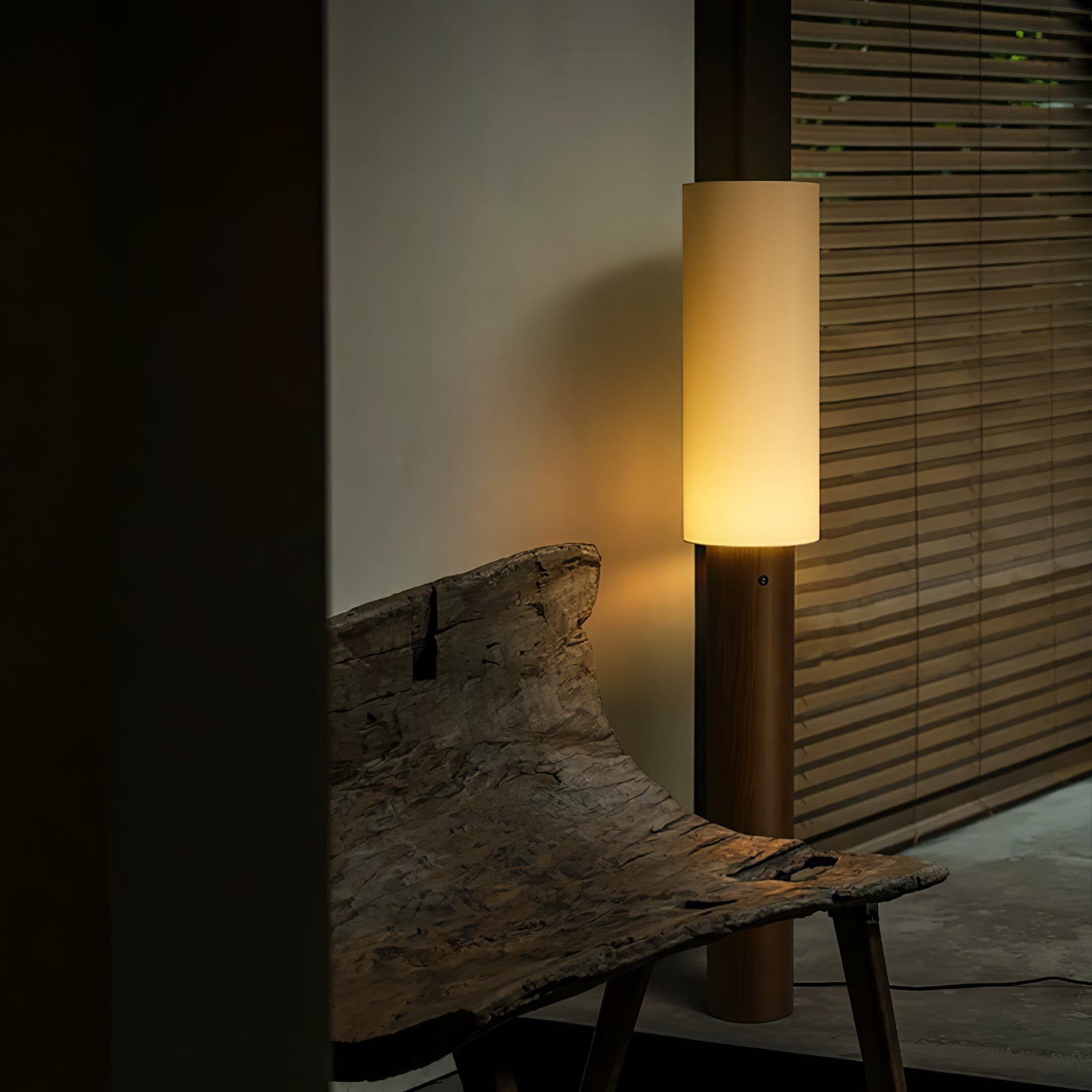 Uvynir Cylindrical Wood Floor Lamp - Blowlighting
