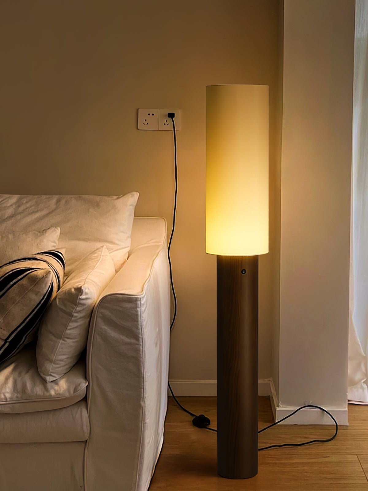 Uvynir Cylindrical Wood Floor Lamp - Blowlighting