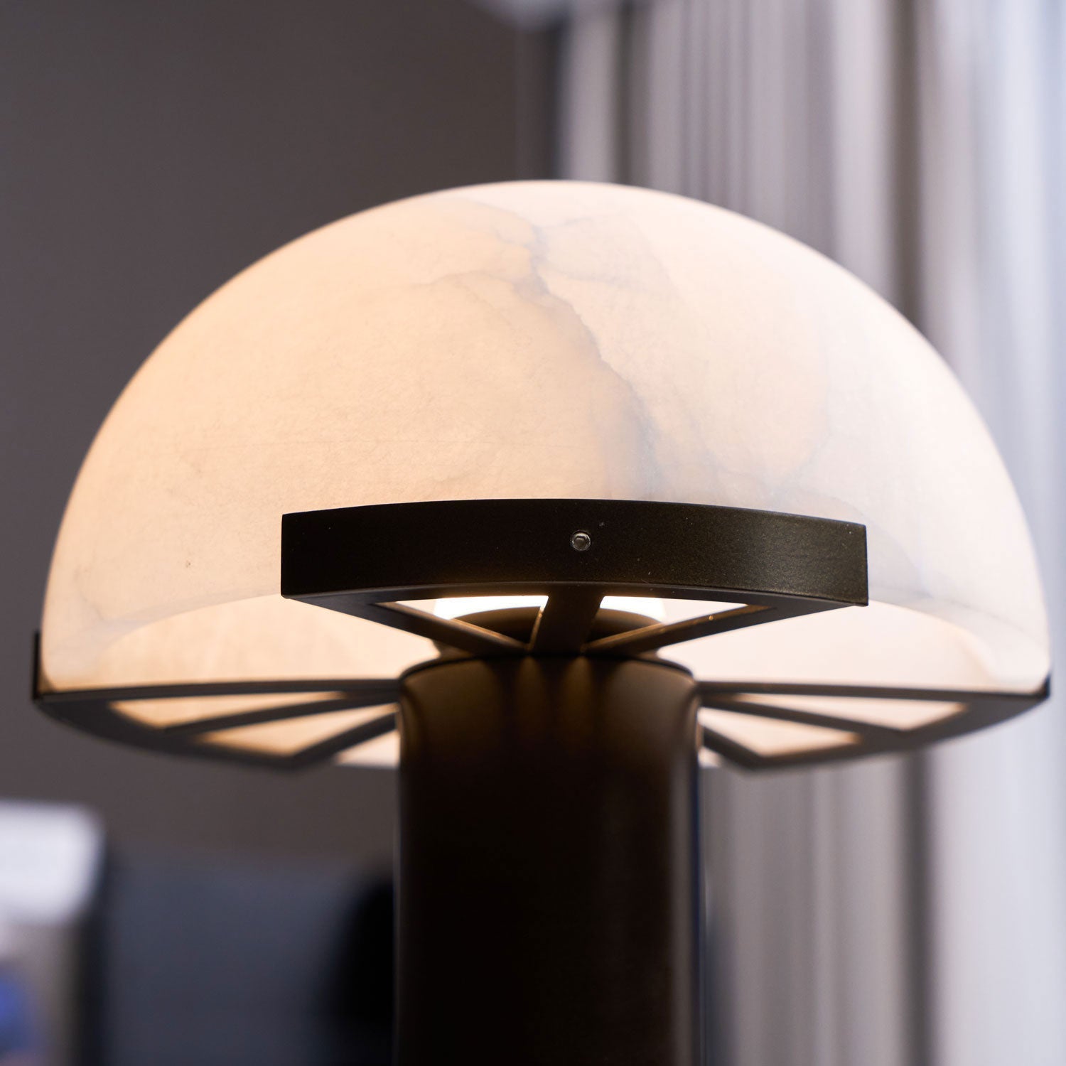 Ibera Alabaster Table Lamp - Blowlighting