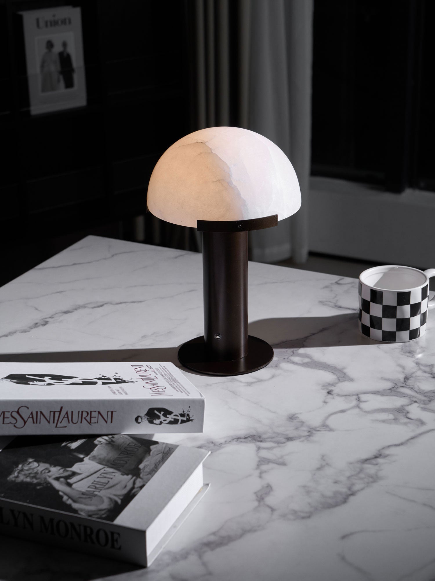 Ibera Alabaster Table Lamp - Blowlighting