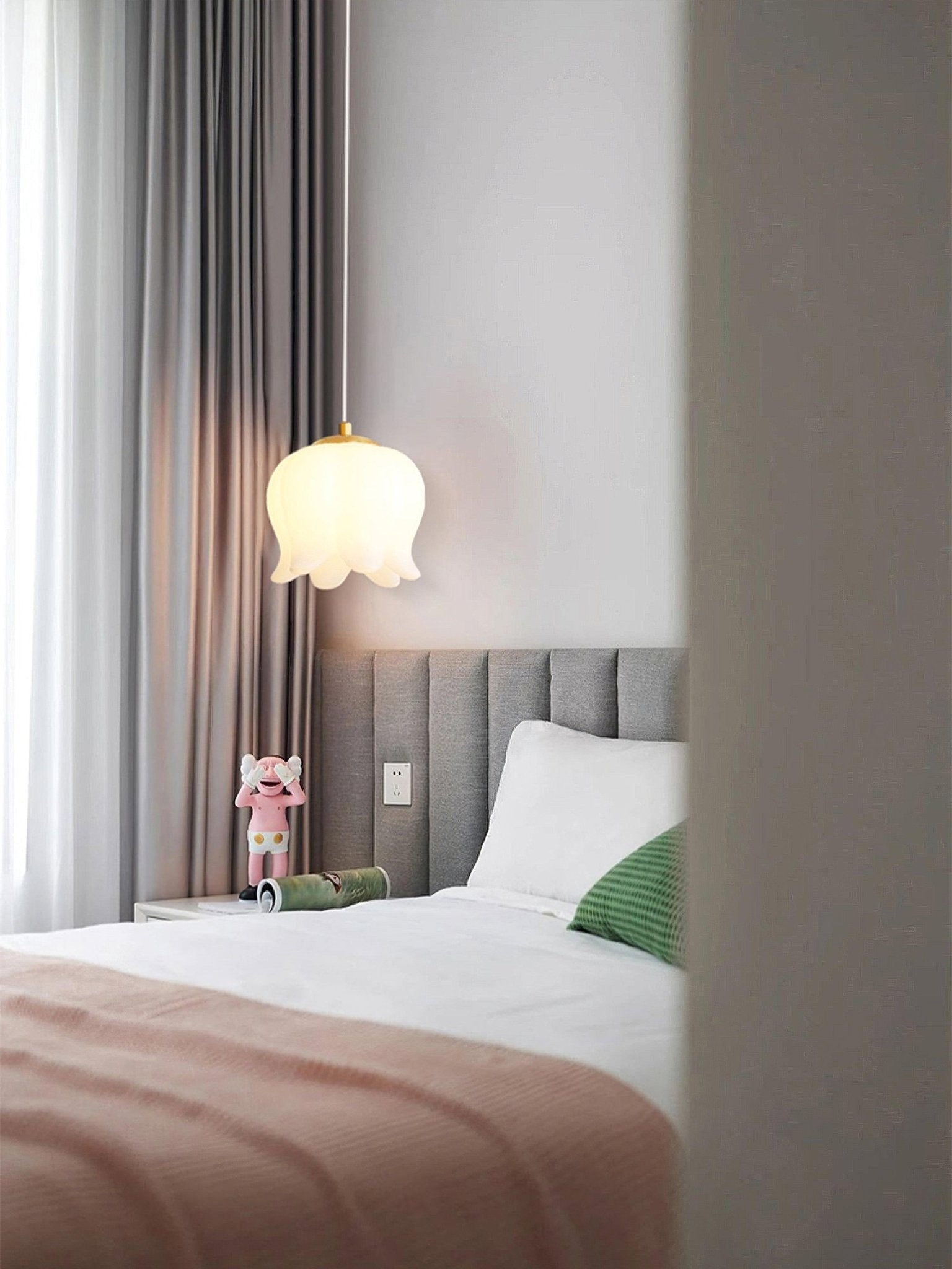 Elegant Floral Pendant Light - Blowlighting