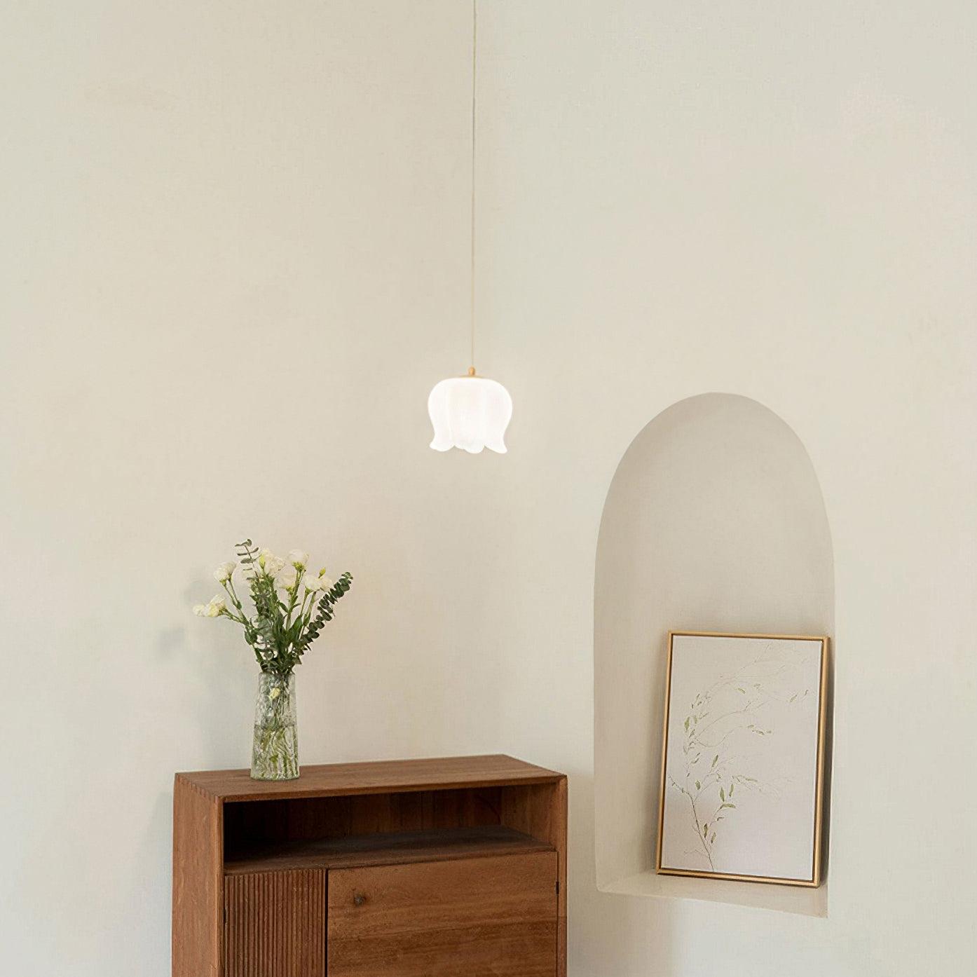 Elegant Floral Pendant Light - Blowlighting
