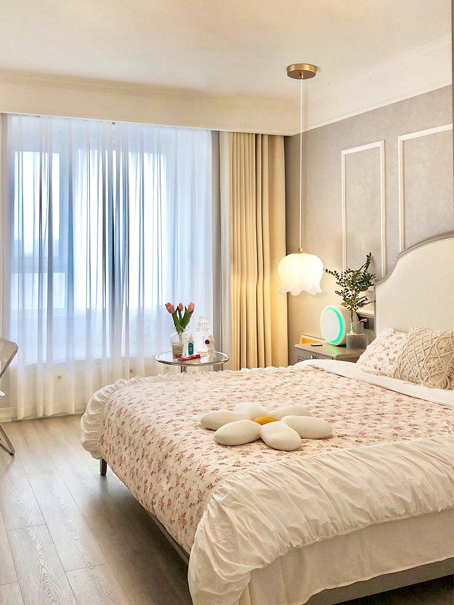 Elegant Floral Pendant Light - Blowlighting