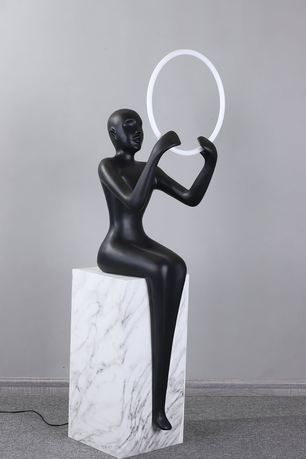 Elsilisra Sculptural Black Metal Floor Lamp - Blowlighting