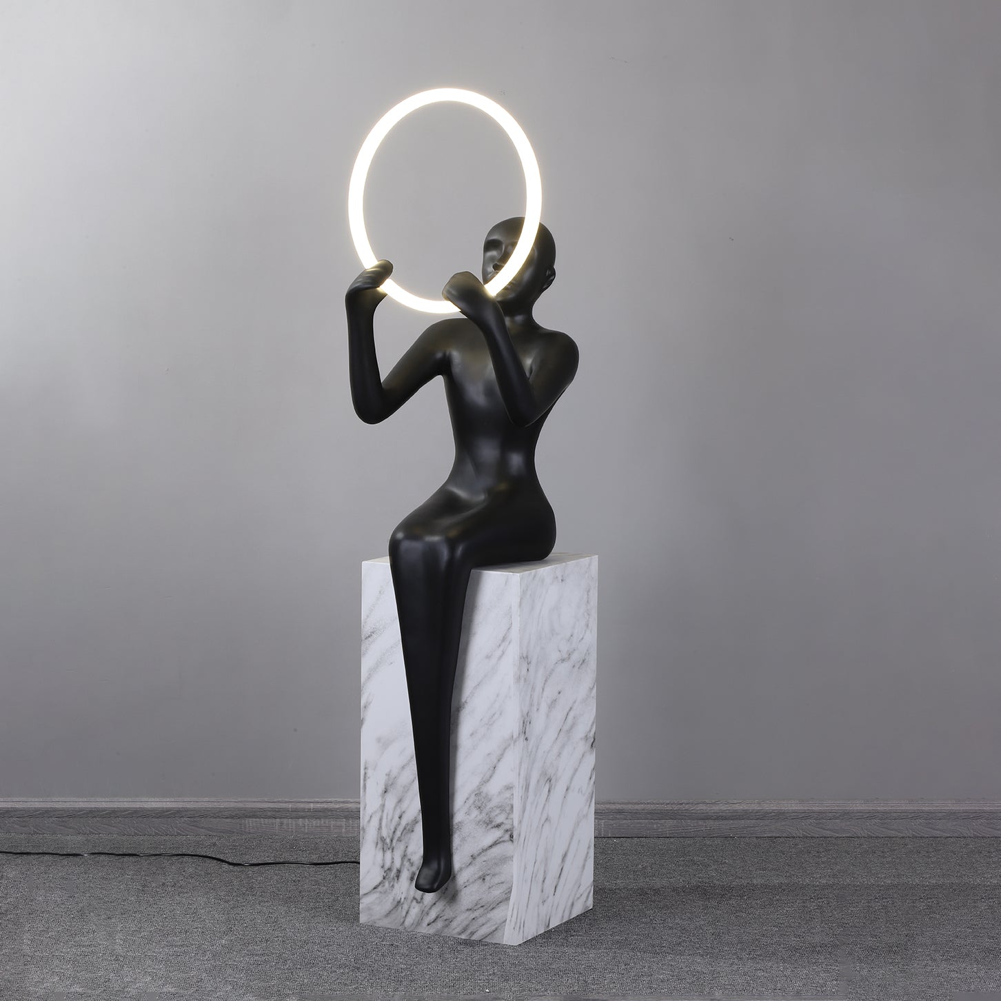 Elsilisra Sculptural Black Metal Floor Lamp - Blowlighting