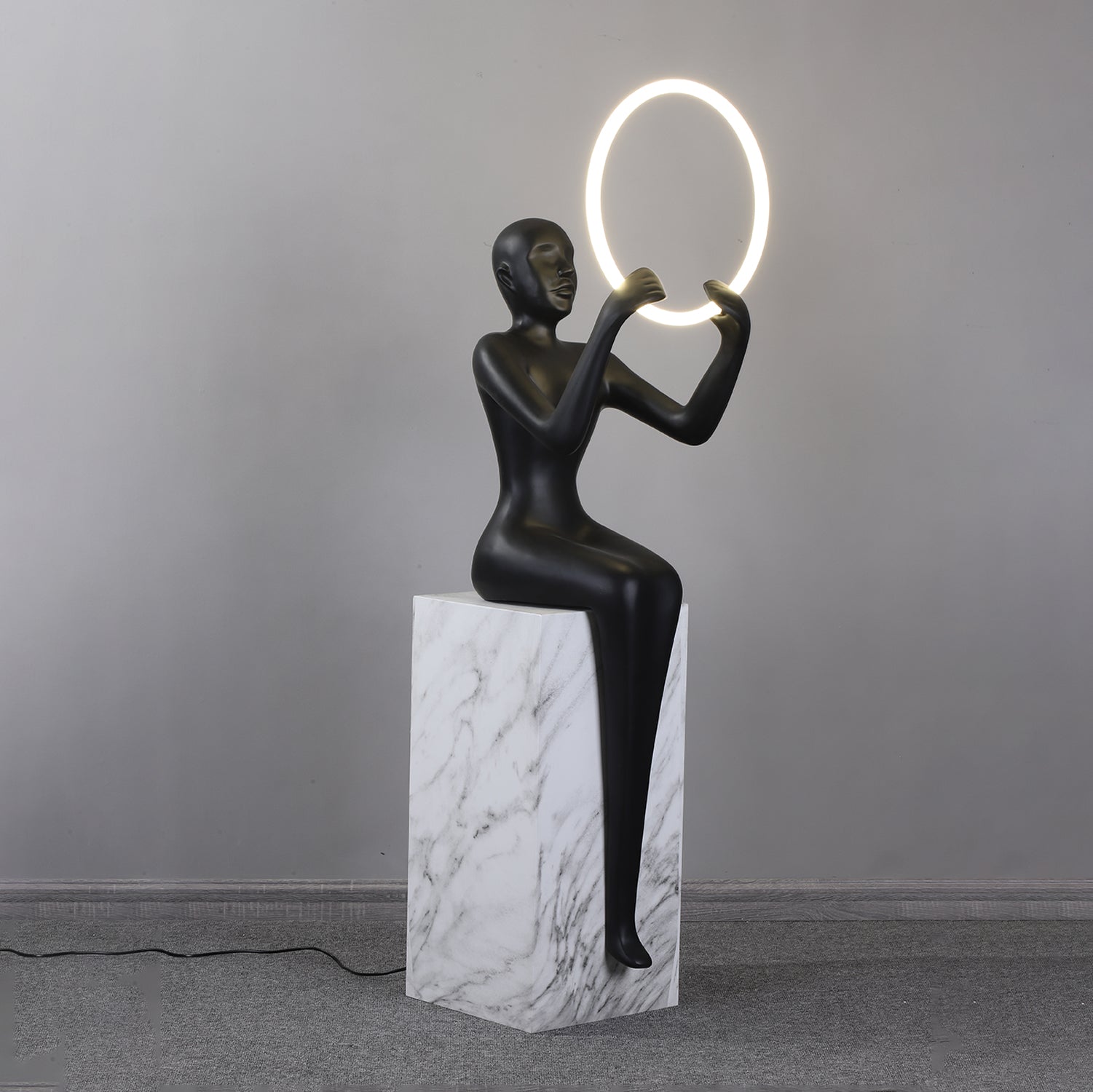 Elsilisra Sculptural Black Metal Floor Lamp - Blowlighting