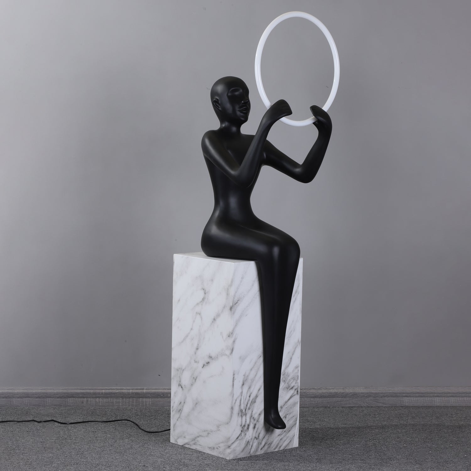 Elsilisra Sculptural Black Metal Floor Lamp - Blowlighting