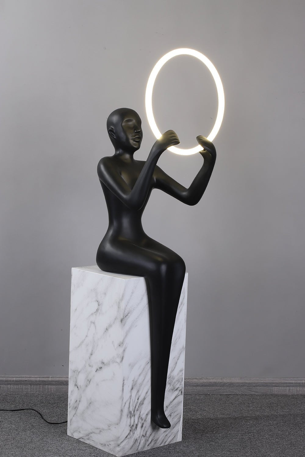 Elsilisra Sculptural Black Metal Floor Lamp - Blowlighting