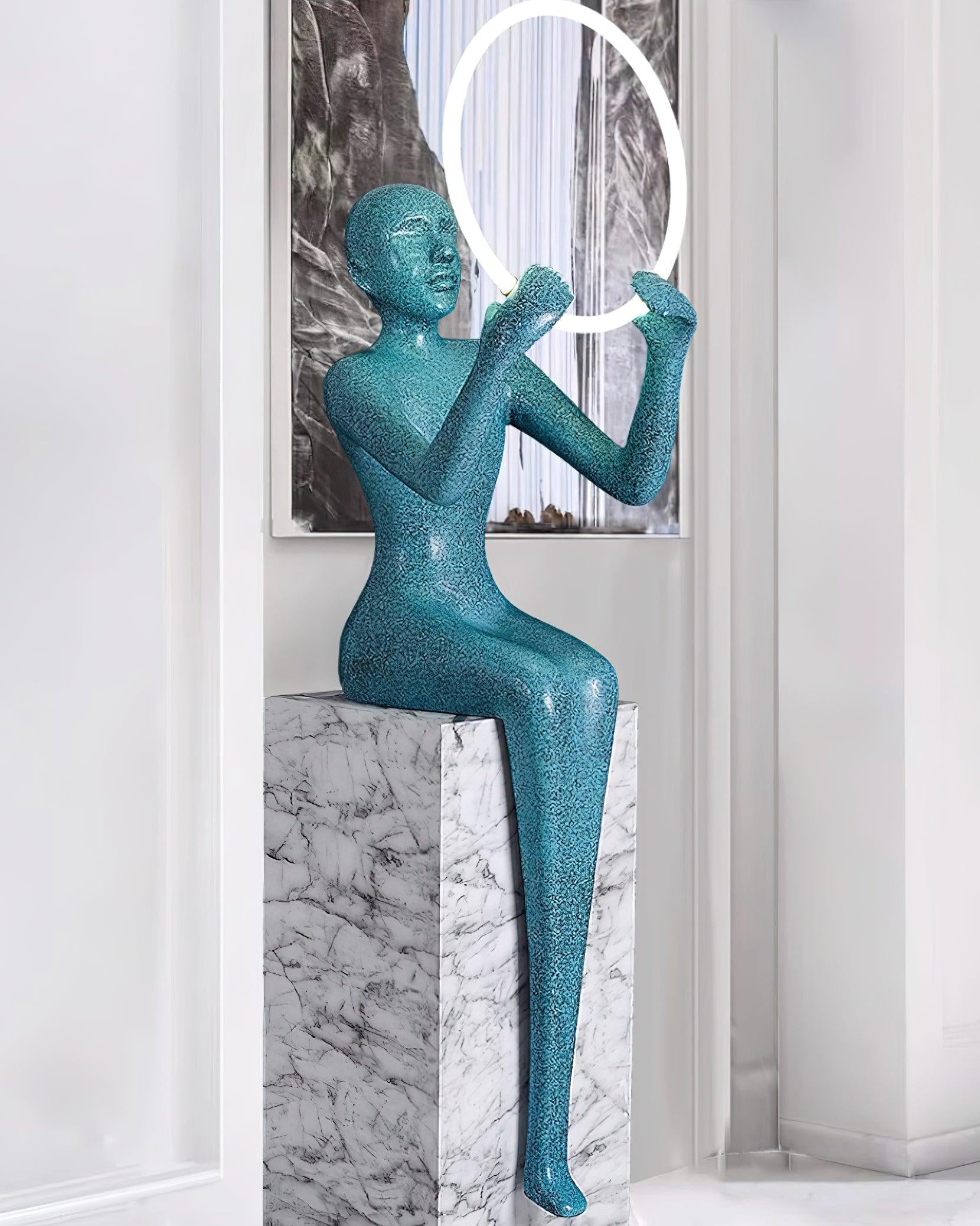 Elsilisra Sculptural Black Metal Floor Lamp - Blowlighting