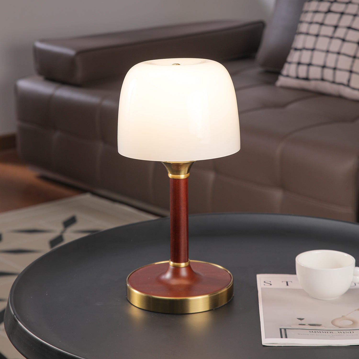 Elio Table Lamp - Blowlighting