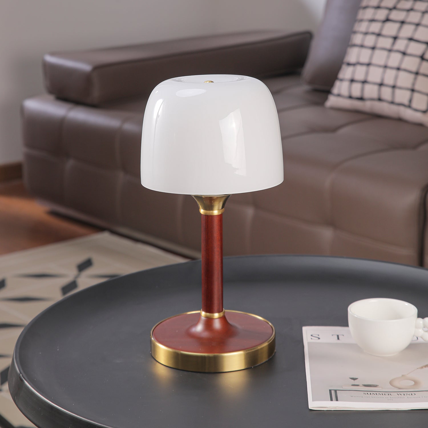 Elio Table Lamp - Blowlighting