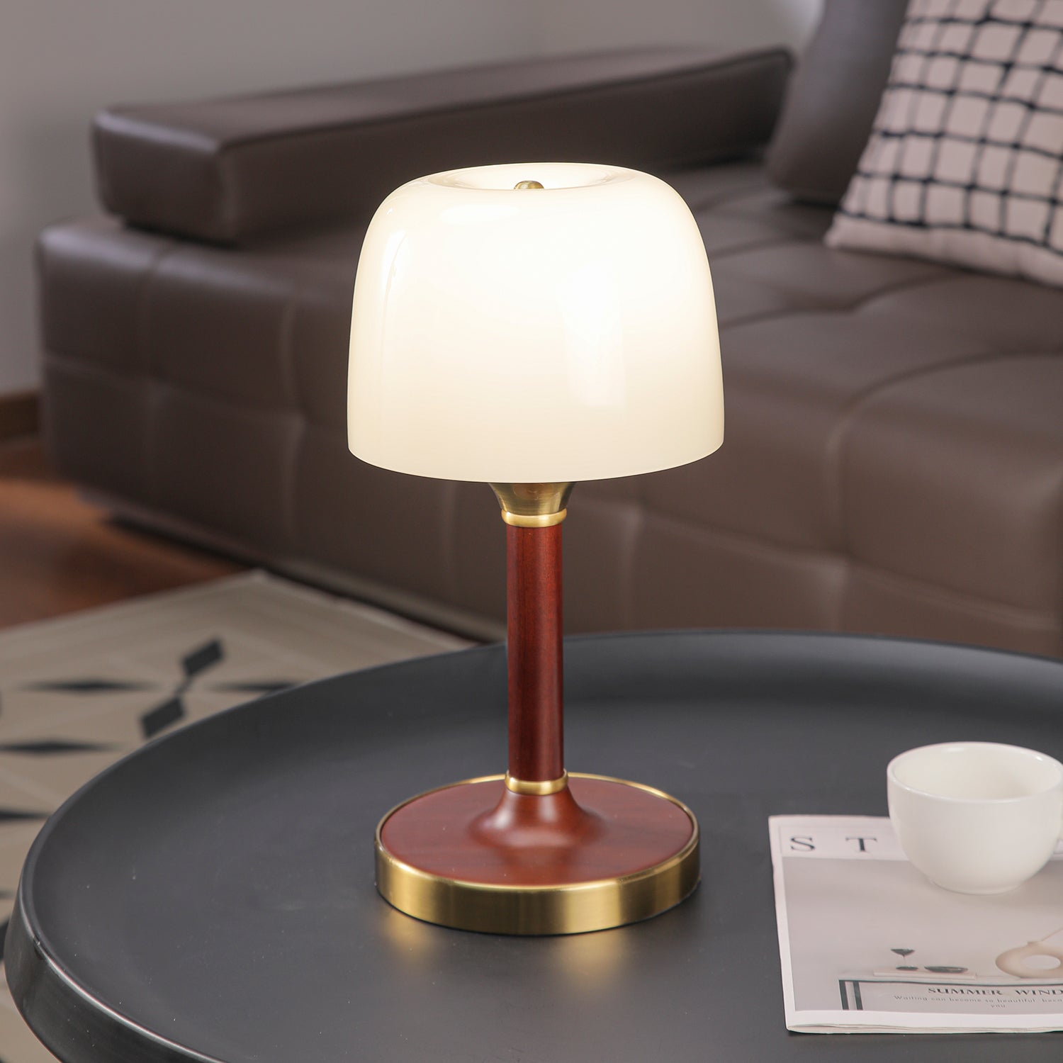 Elio Table Lamp - Blowlighting