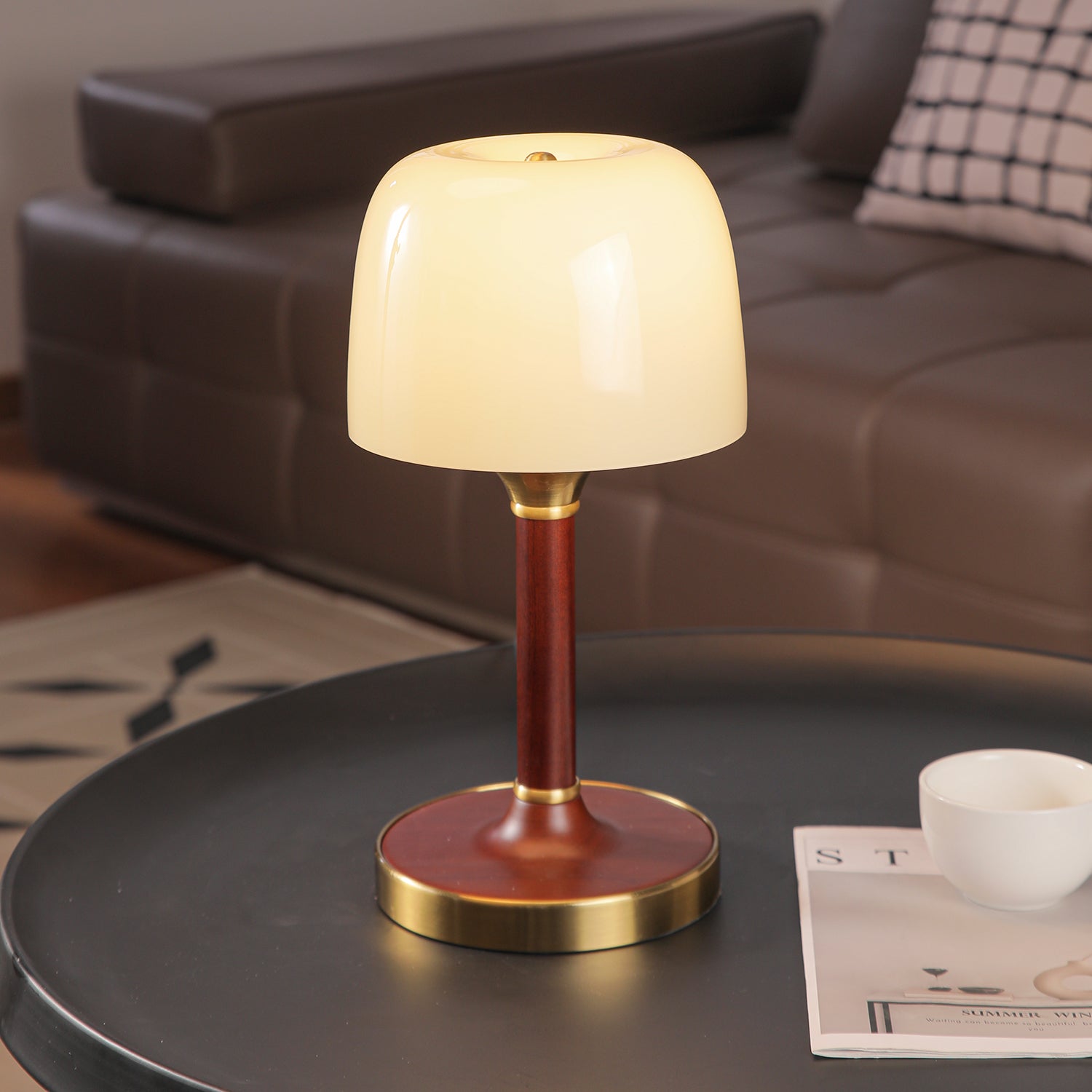 Elio Table Lamp - Blowlighting