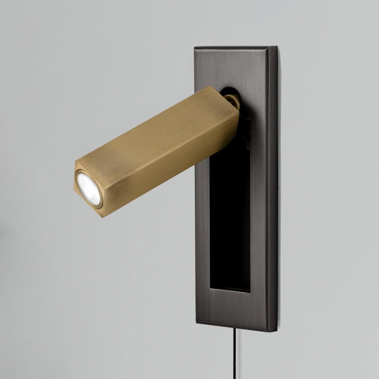 Embedded Bedside Plug-in Sconce - Blowlighting