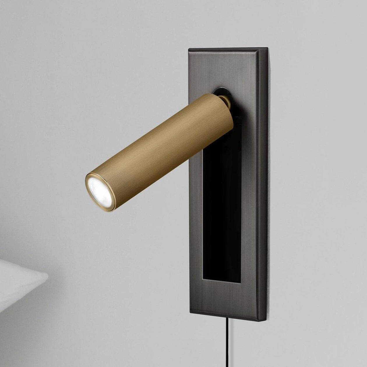 Embedded Bedside Plug-in Sconce - Blowlighting