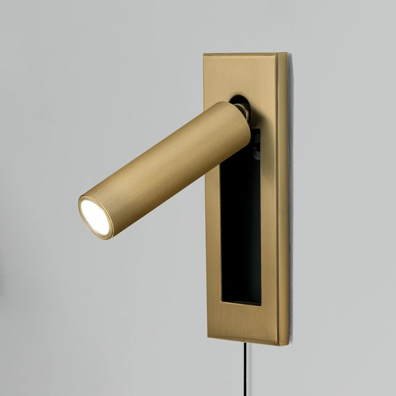 Embedded Bedside Plug-in Sconce - Blowlighting
