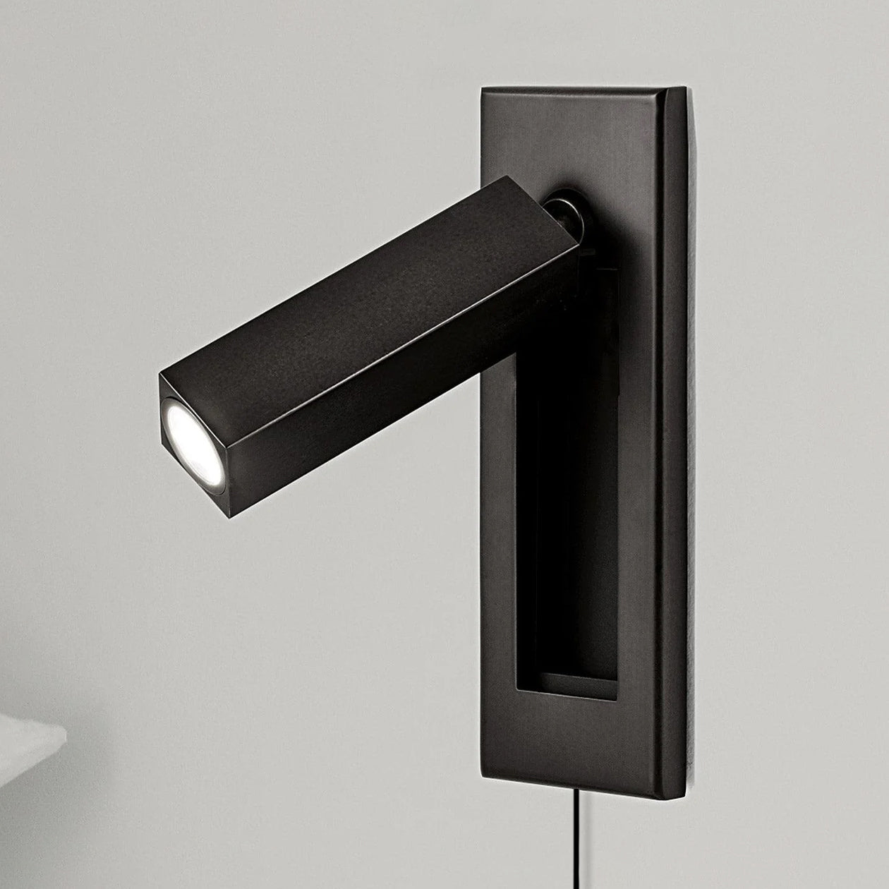 Embedded Bedside Plug-in Sconce - Blowlighting