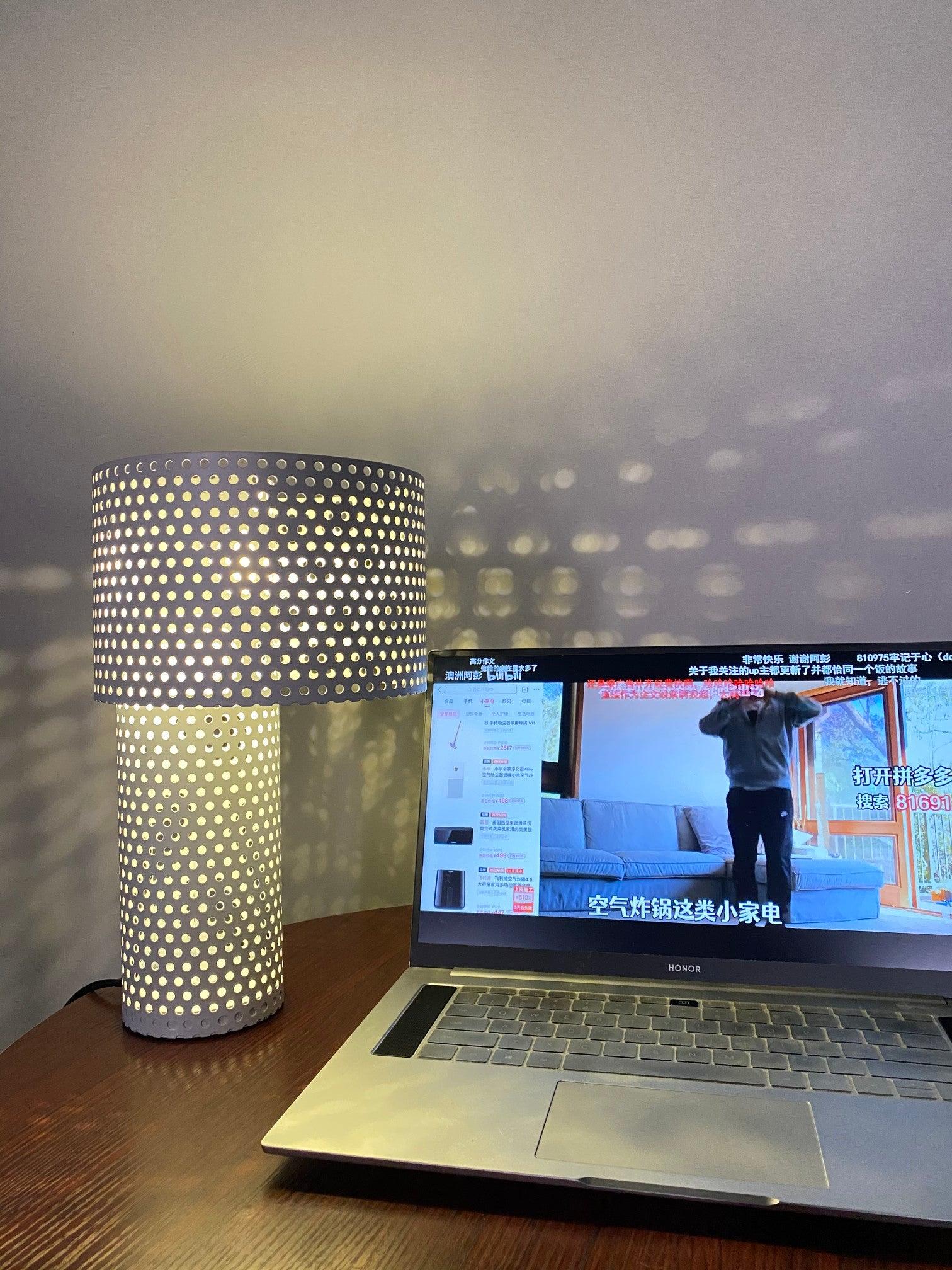 Ilsolyra Table Lamp - Blowlighting