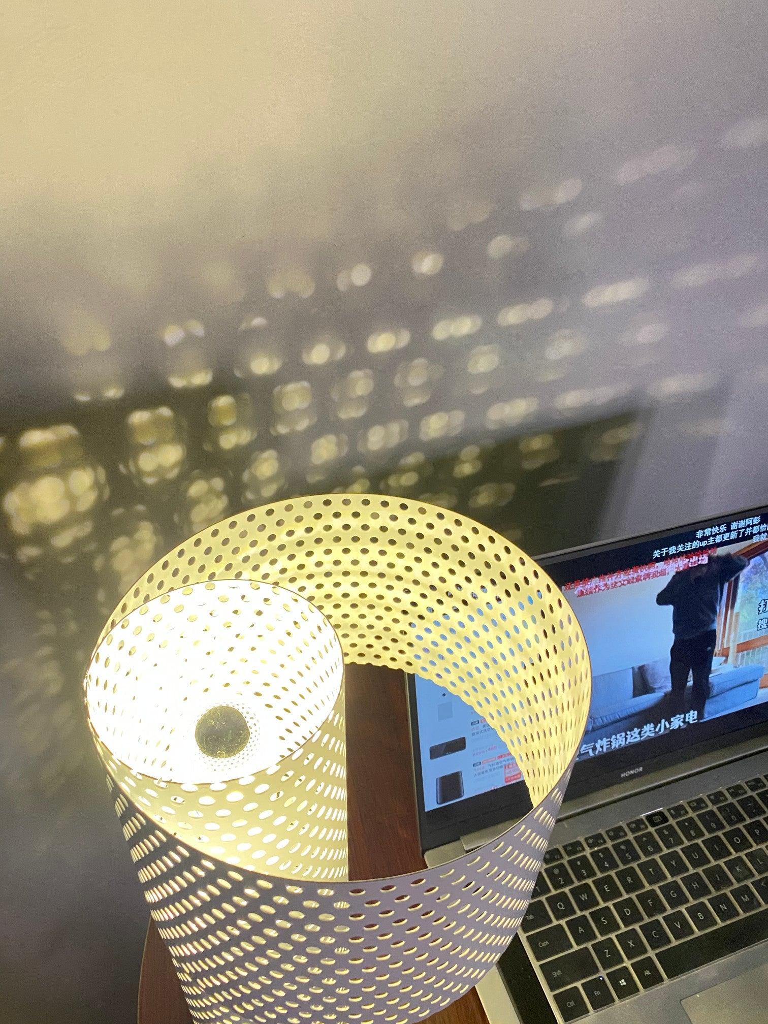 Ilsolyra Table Lamp - Blowlighting