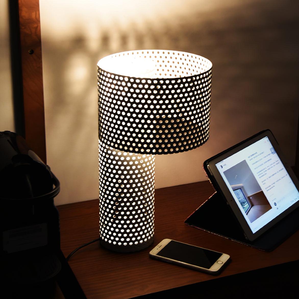 Ilsolyra Table Lamp - Blowlighting