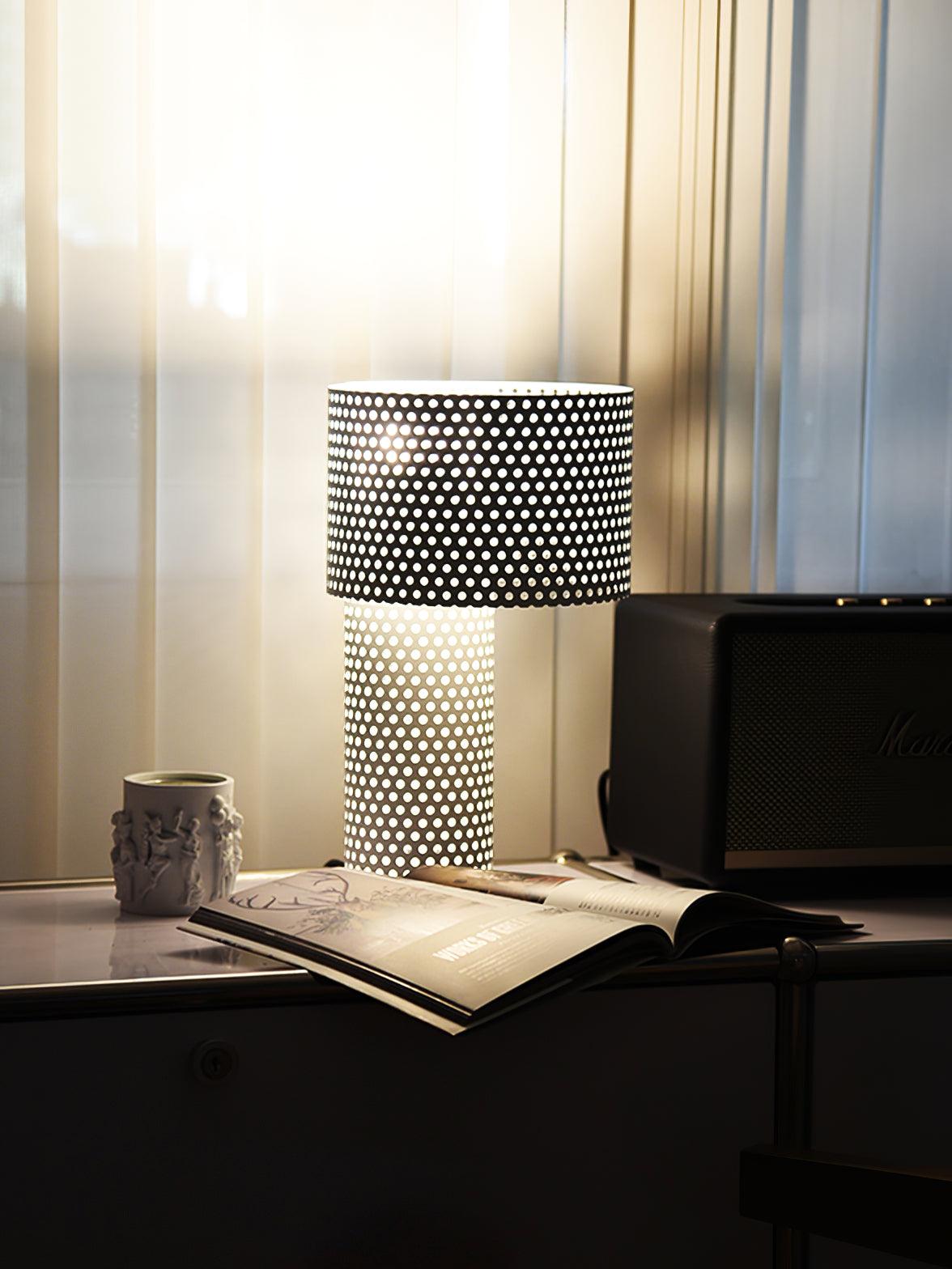 Ilsolyra Table Lamp - Blowlighting