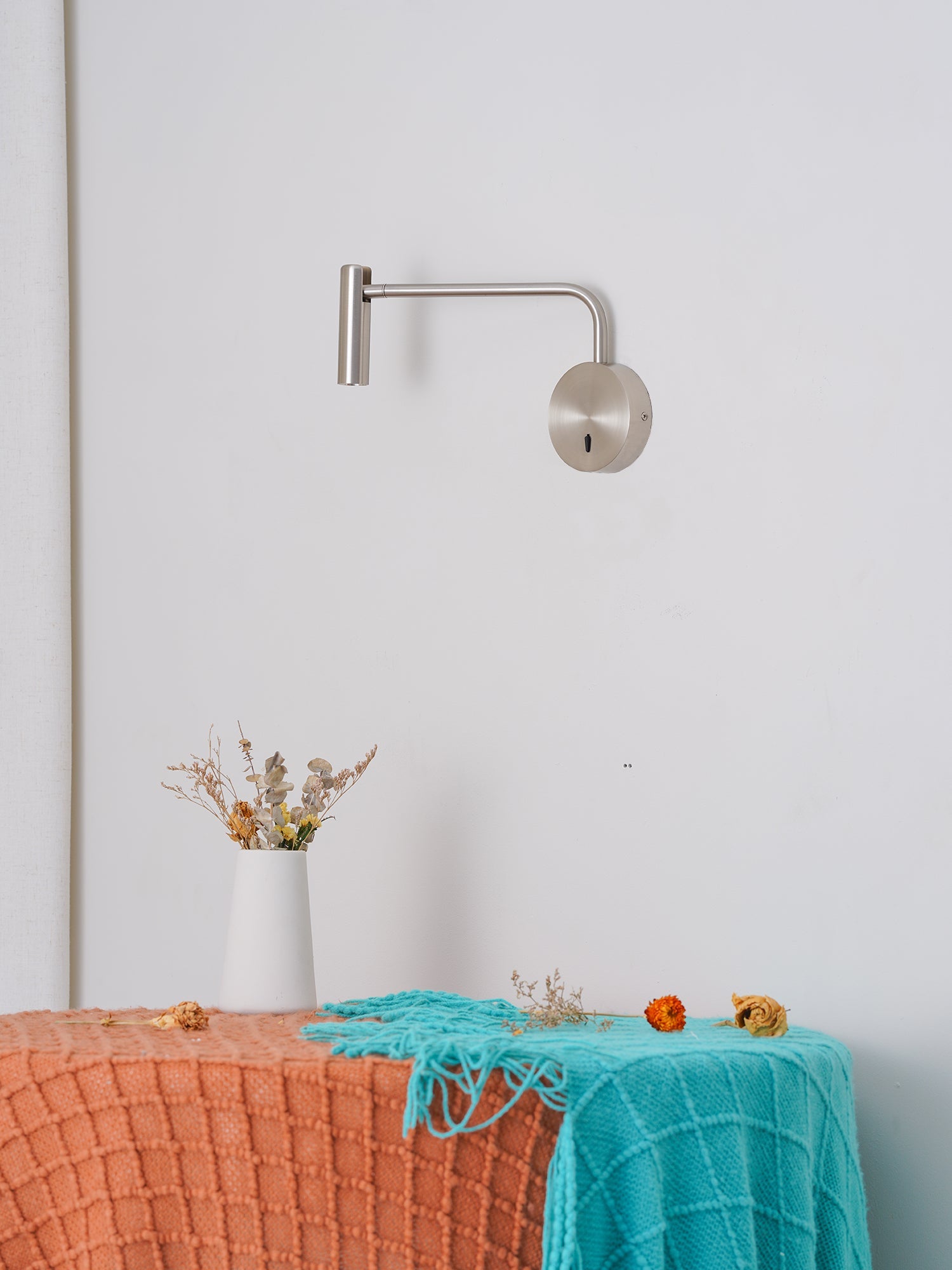 Minimalist Disc LED Wall Sconce - Blowlighting