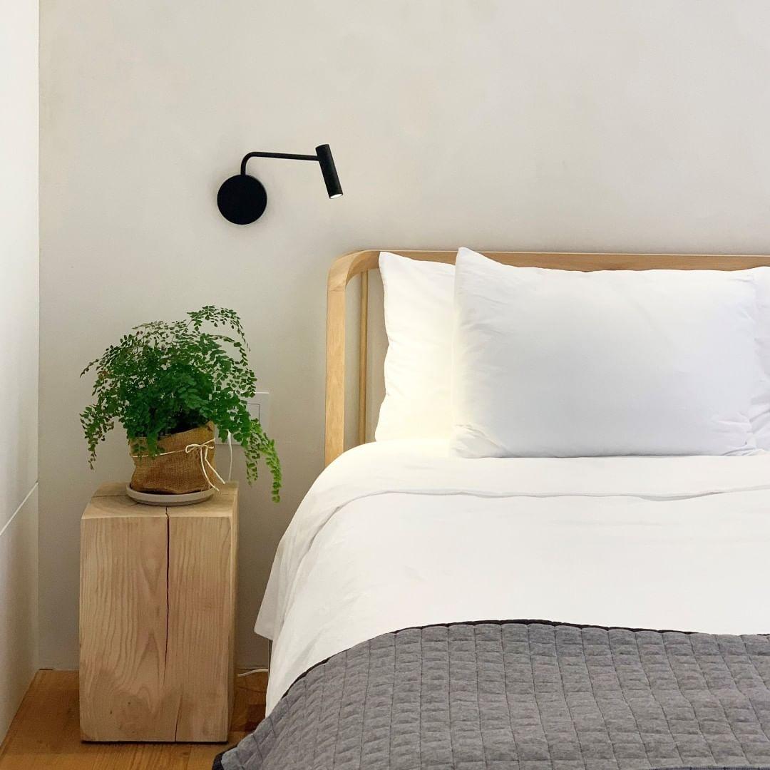 Minimalist Disc LED Wall Sconce - Blowlighting