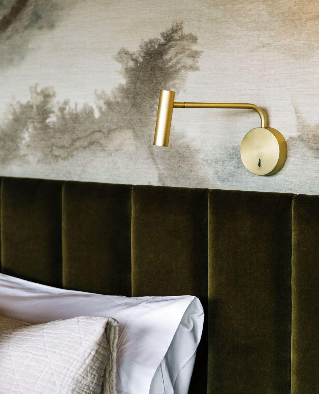 Minimalist Disc LED Wall Sconce - Blowlighting