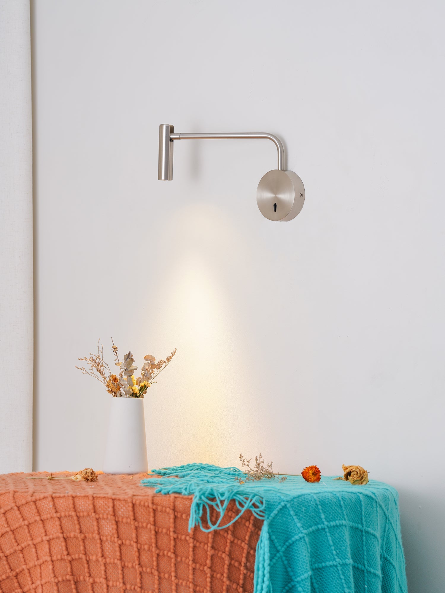 Minimalist Disc LED Wall Sconce - Blowlighting
