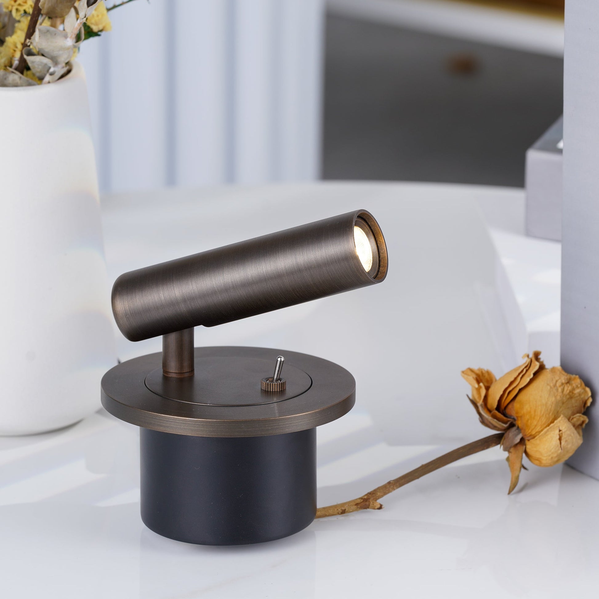 Reading Wall Lamp - Blowlighting