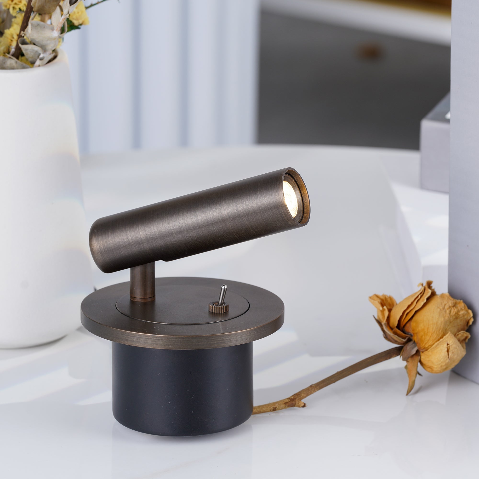 Reading Wall Lamp - Blowlighting