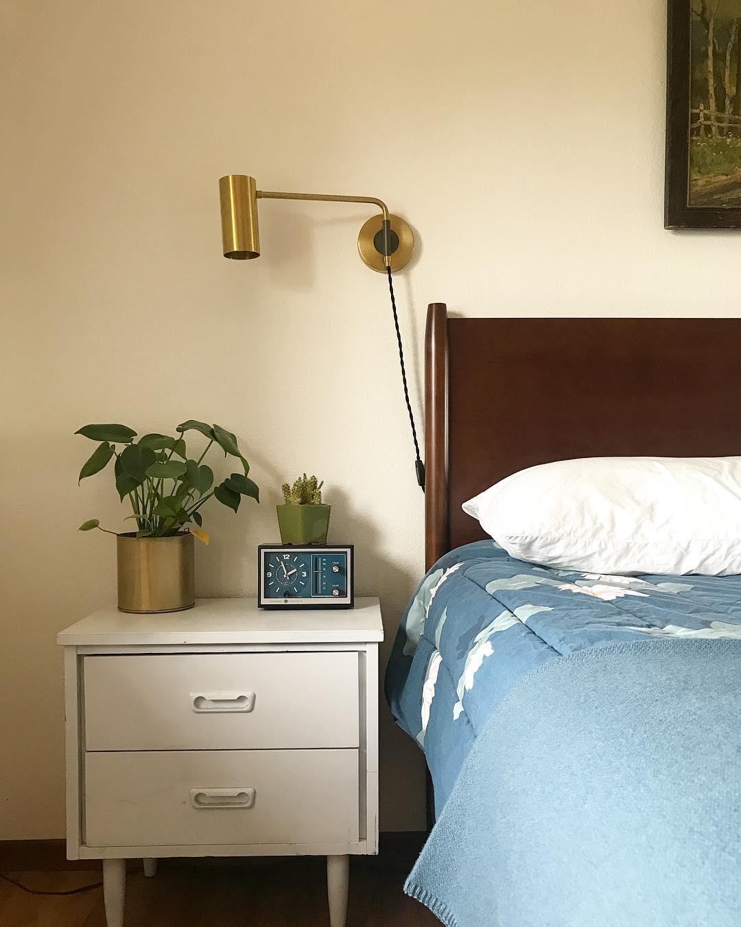 Envoy Swing Sconce - Blowlighting