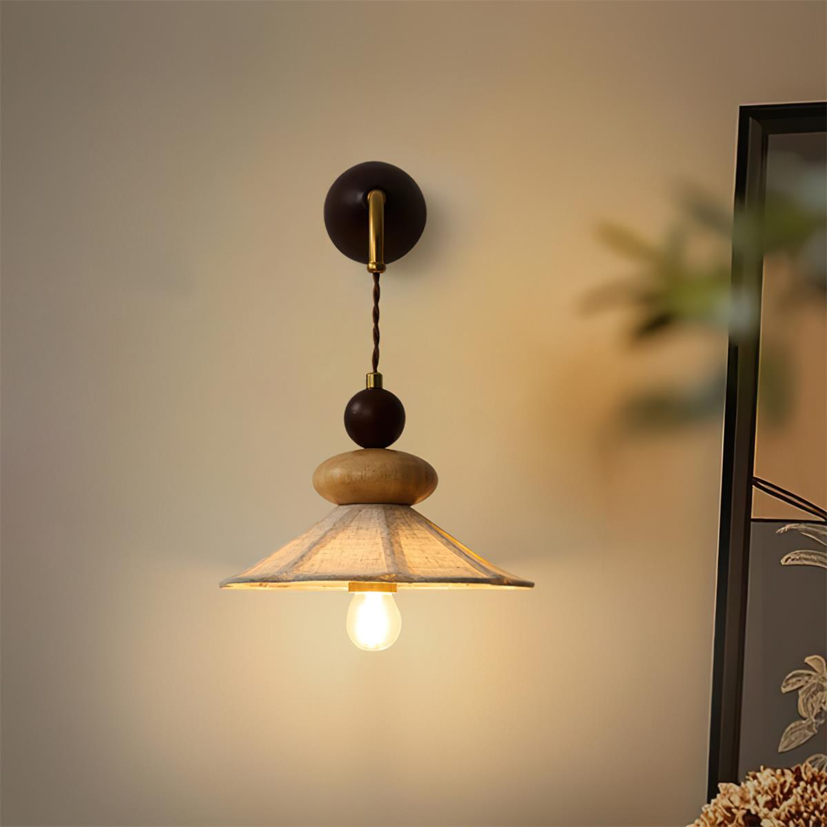 Soluna Elegant Wood Wall Lamp