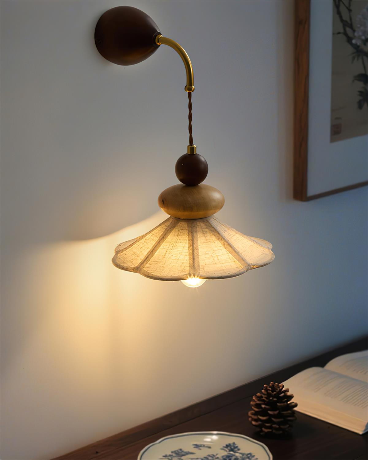 Soluna Elegant Wood Wall Lamp