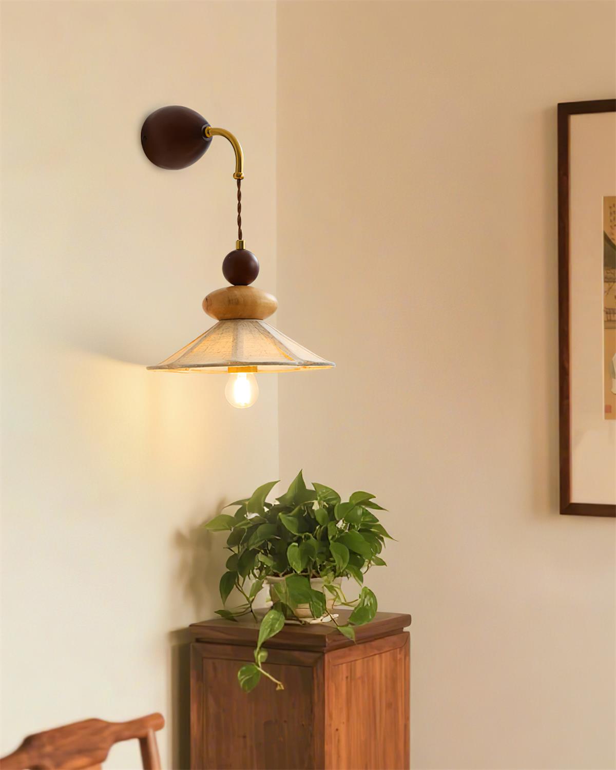Soluna Elegant Wood Wall Lamp