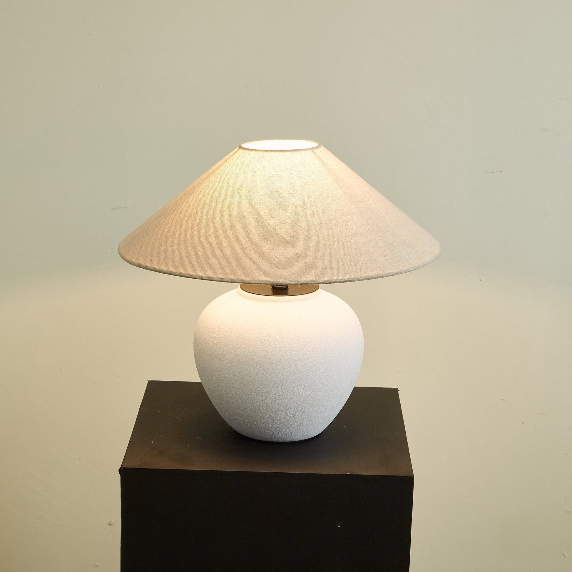 Erison Ceramic Table Lamp - Blowlighting