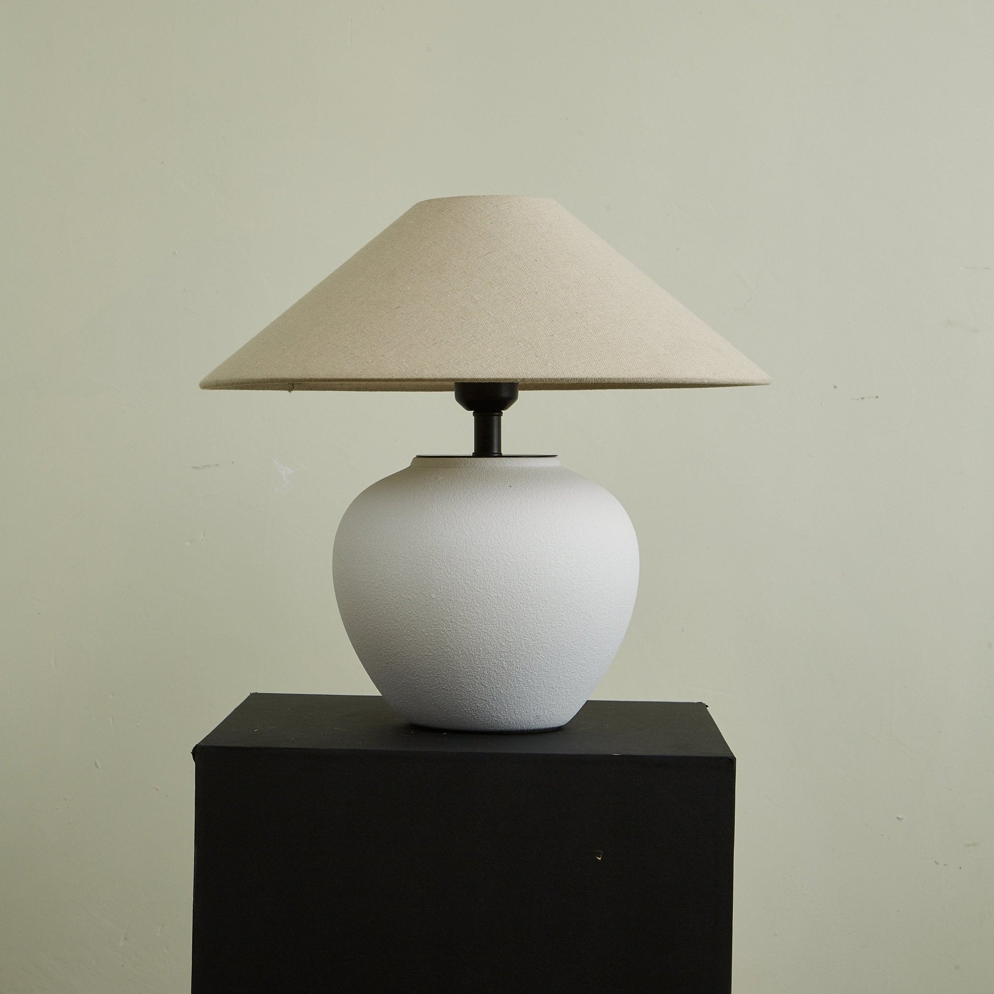 Erison Ceramic Table Lamp - Blowlighting