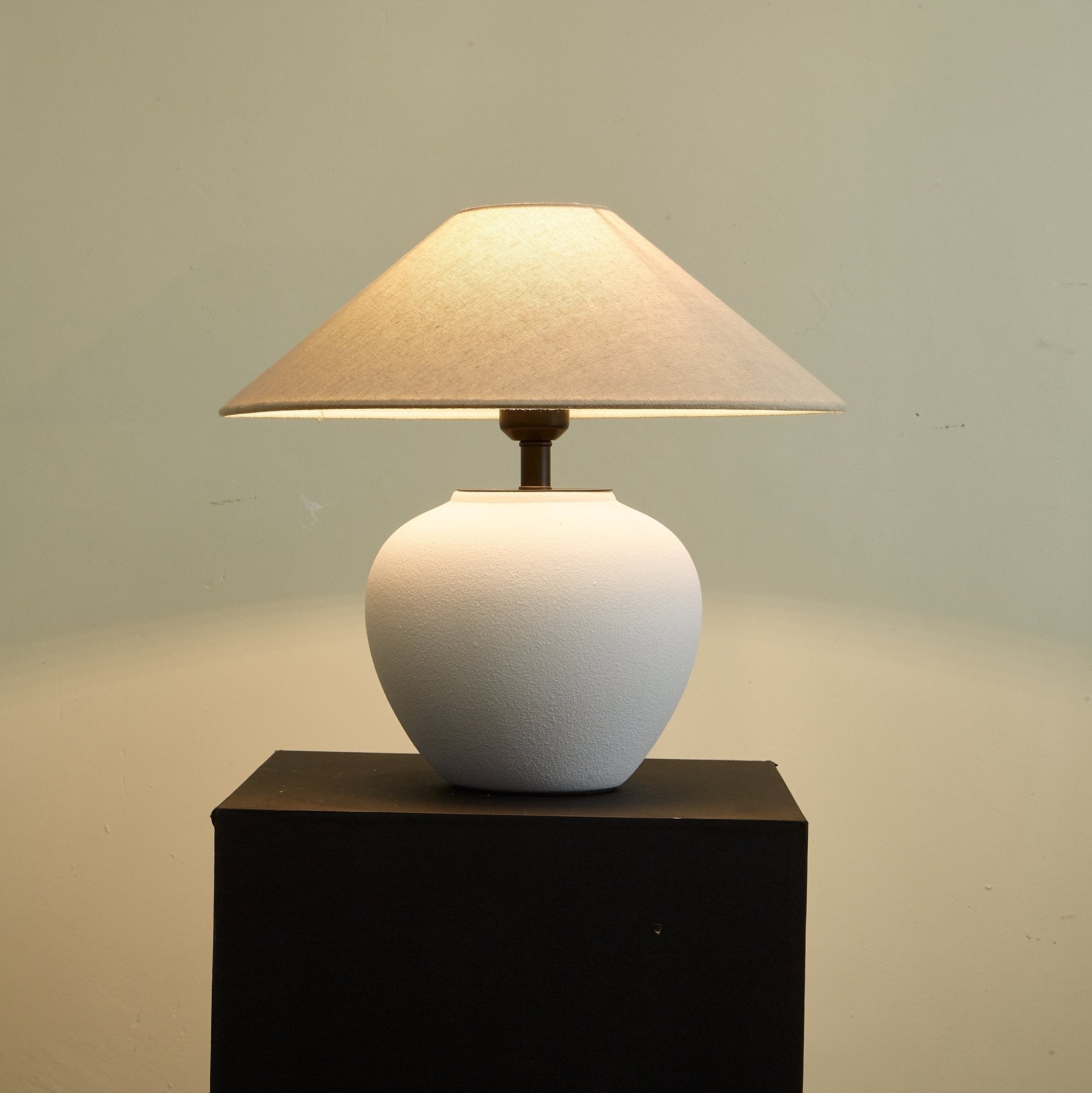 Erison Ceramic Table Lamp - Blowlighting