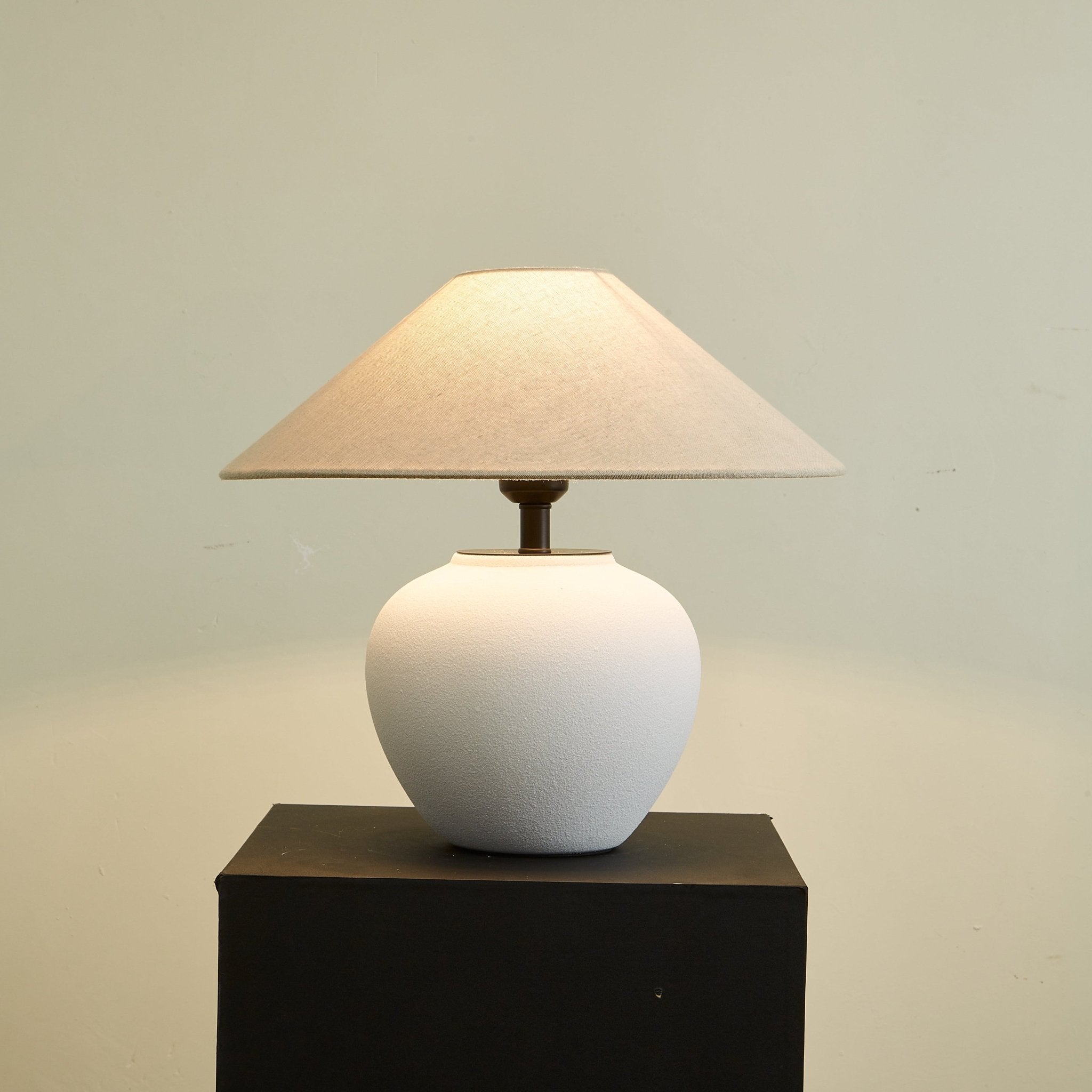 Erison Ceramic Table Lamp - Blowlighting
