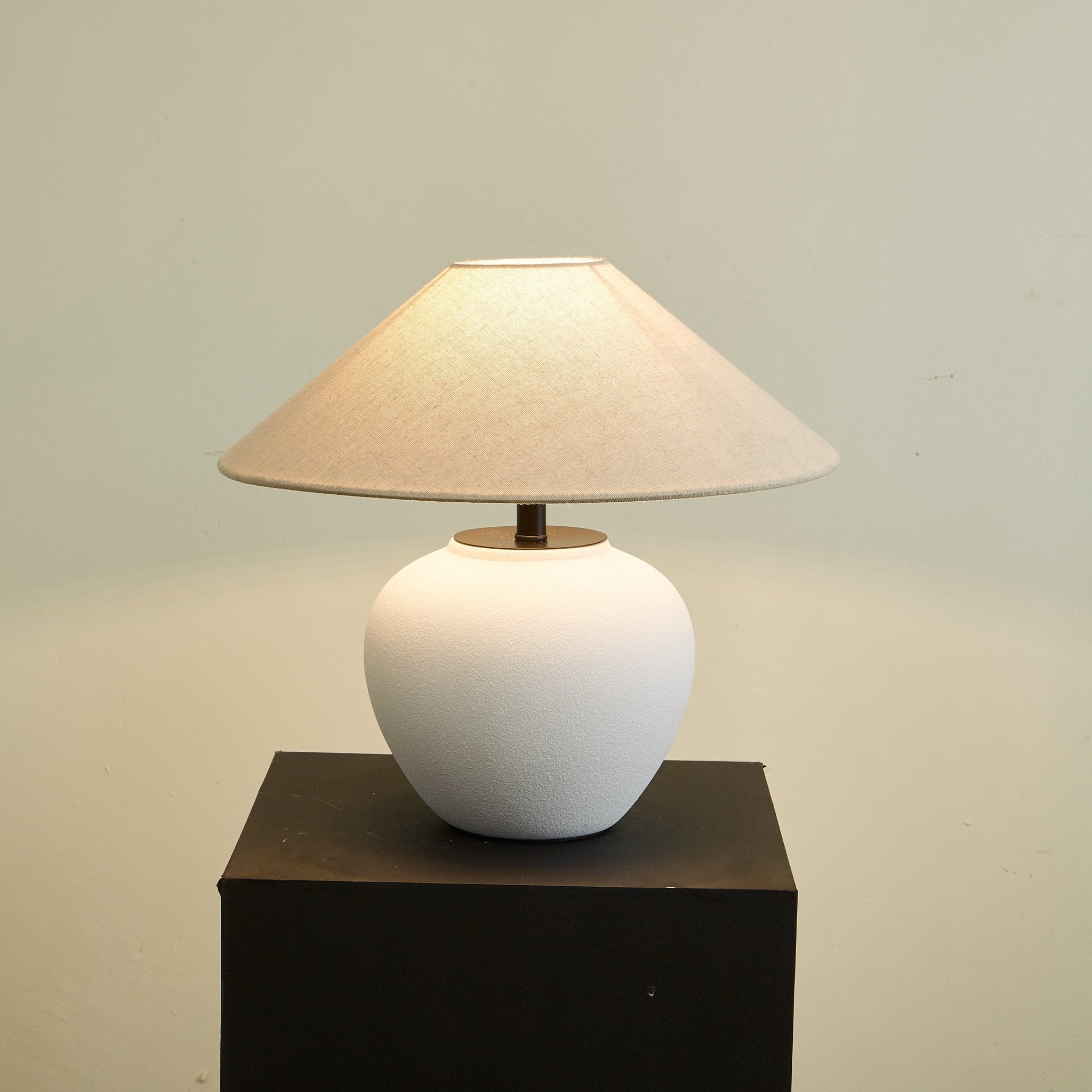 Erison Ceramic Table Lamp - Blowlighting