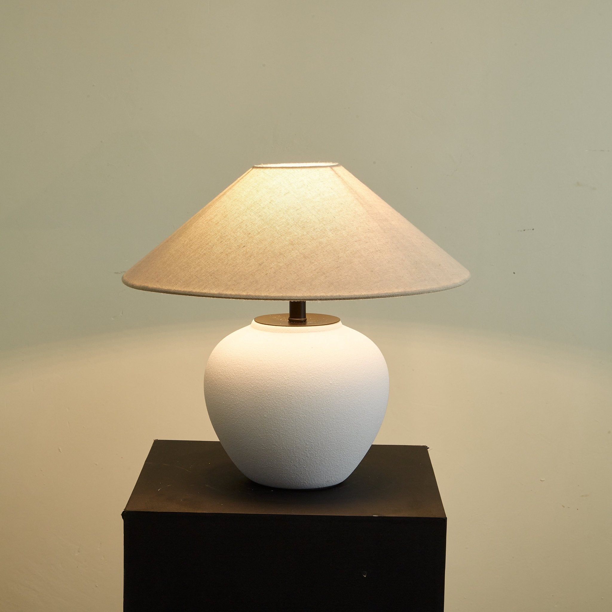 Erison Ceramic Table Lamp - Blowlighting