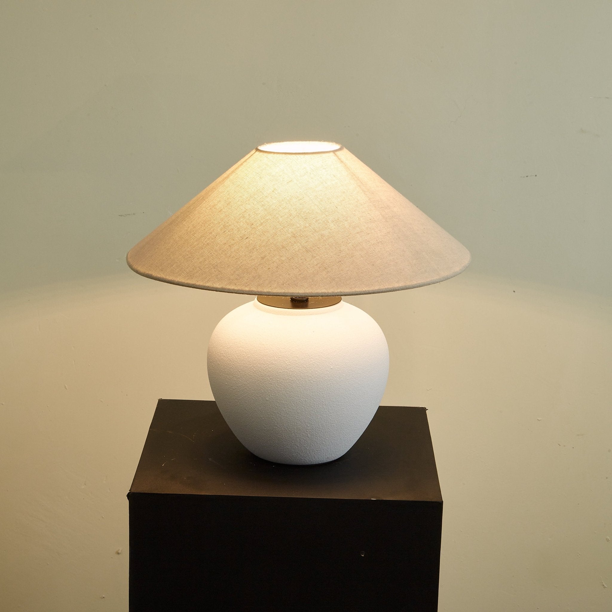 Erison Ceramic Table Lamp - Blowlighting