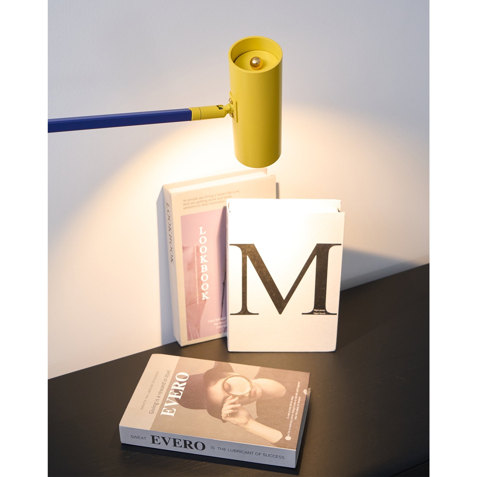 Ettorino Table Lamp - Blowlighting